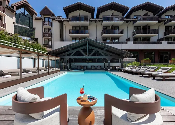 Les Aiglons Hotel 4*